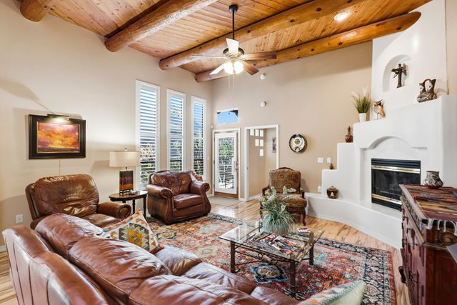 6428 Sage Point Court NE, Albuquerque, NM 87111