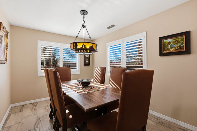 6428 Sage Point Court NE, Albuquerque, NM 87111