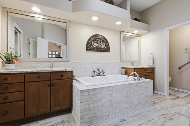 6428 Sage Point Court NE, Albuquerque, NM 87111