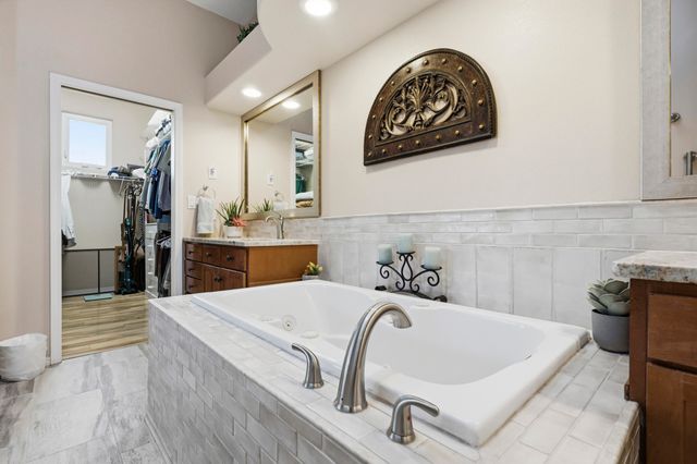 6428 Sage Point Court NE, Albuquerque, NM 87111