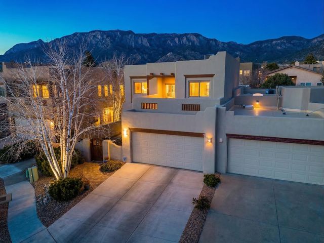 6428 Sage Point Court NE, Albuquerque, NM 87111