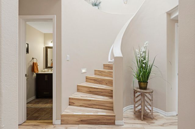 6428 Sage Point Court NE, Albuquerque, NM 87111