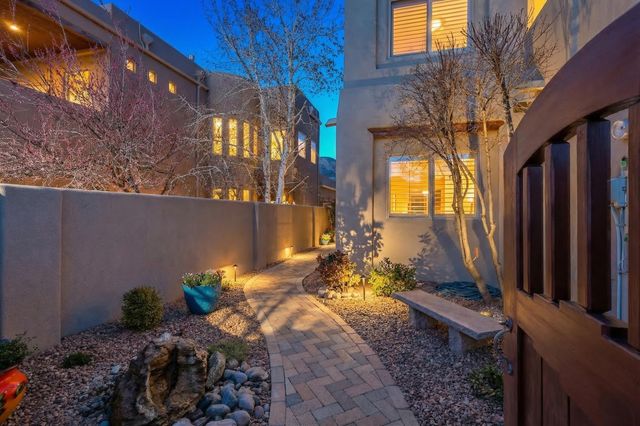 6428 Sage Point Court NE, Albuquerque, NM 87111