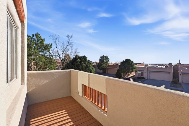 6428 Sage Point Court NE, Albuquerque, NM 87111