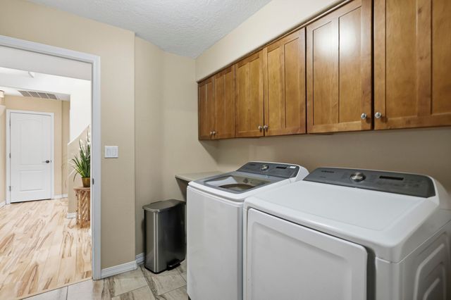 6428 Sage Point Court NE, Albuquerque, NM 87111