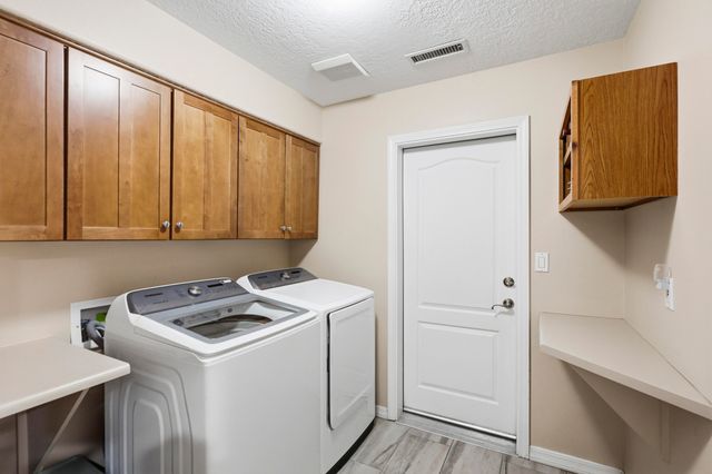 6428 Sage Point Court NE, Albuquerque, NM 87111