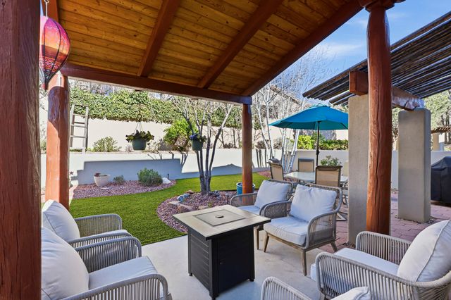 6428 Sage Point Court NE, Albuquerque, NM 87111