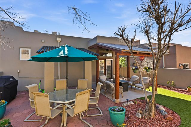 6428 Sage Point Court NE, Albuquerque, NM 87111