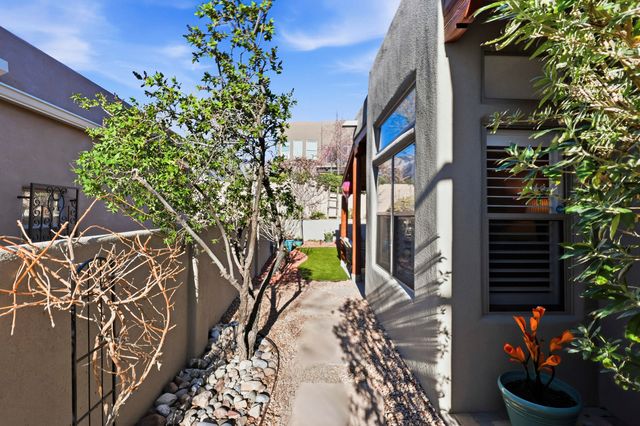 6428 Sage Point Court NE, Albuquerque, NM 87111