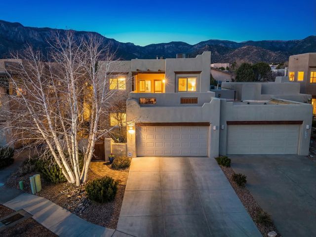 6428 Sage Point Court NE, Albuquerque, NM 87111