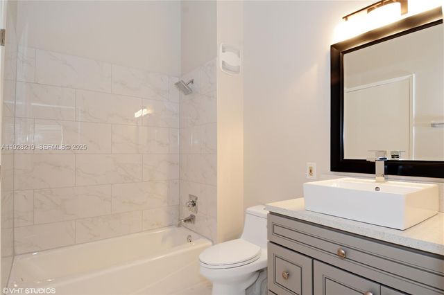 6215 Old Court Rd 505, Boca Raton, FL 33433