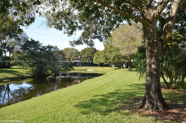 6215 Old Court Rd 505, Boca Raton, FL 33433