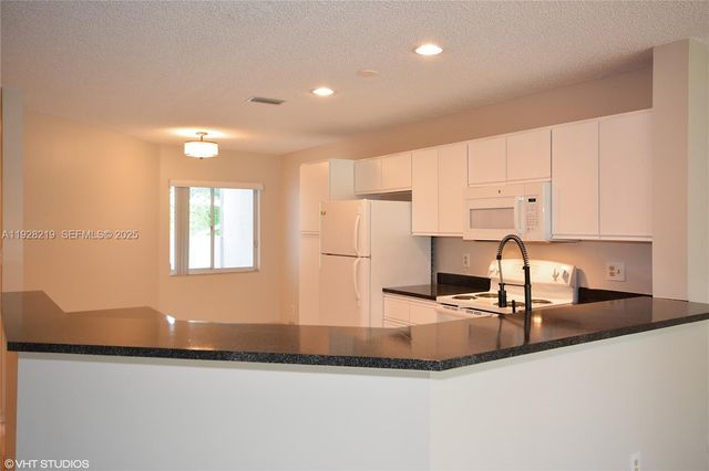 6215 Old Court Rd 505, Boca Raton, FL 33433