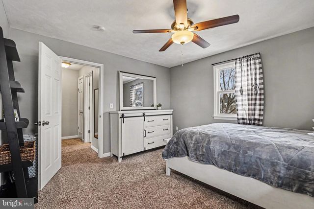 1117 FLORIBUNDA LN, Mechanicsburg, PA 17055