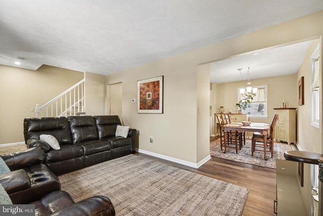 1117 FLORIBUNDA LN, Mechanicsburg, PA 17055