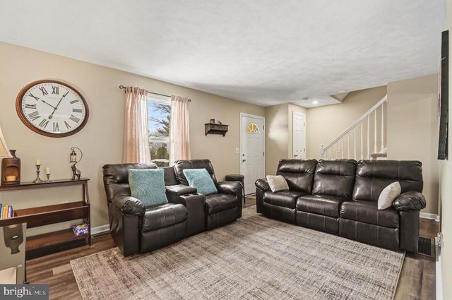 1117 FLORIBUNDA LN, Mechanicsburg, PA 17055