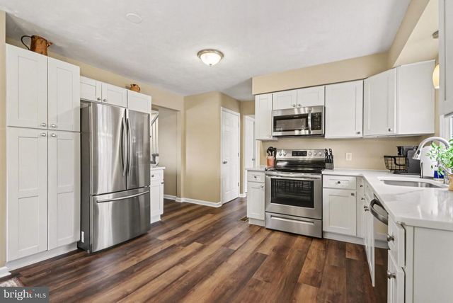 1117 FLORIBUNDA LN, Mechanicsburg, PA 17055