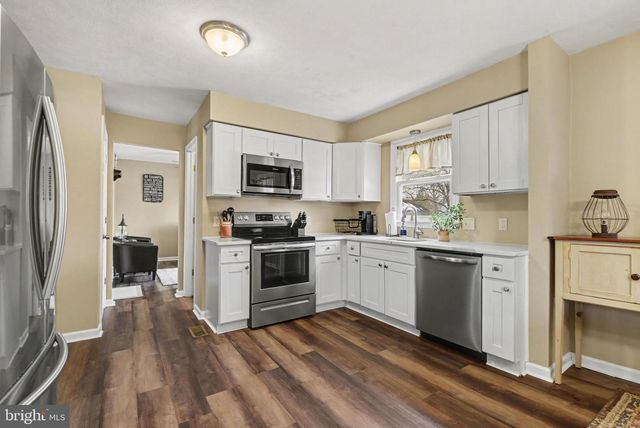 1117 FLORIBUNDA LN, Mechanicsburg, PA 17055