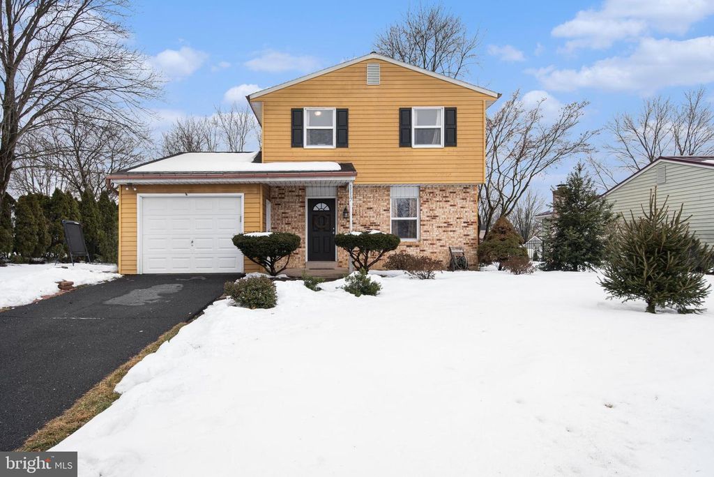 1117 FLORIBUNDA LN, Mechanicsburg, PA 17055