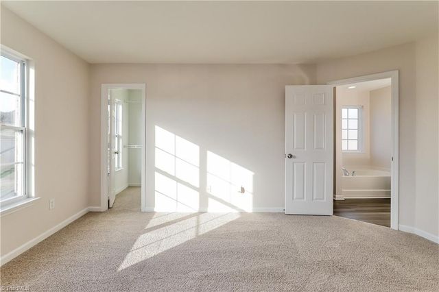 2729 Quail Oaks Drive, Greensboro, NC 27405