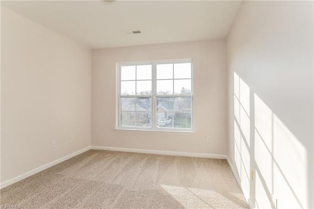 2729 Quail Oaks Drive, Greensboro, NC 27405