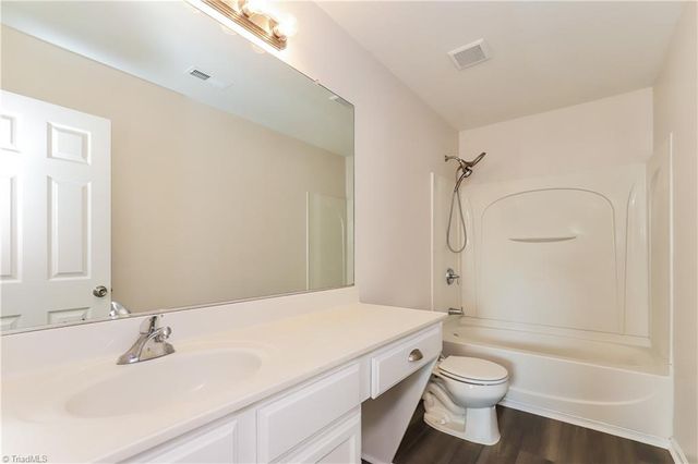 2729 Quail Oaks Drive, Greensboro, NC 27405