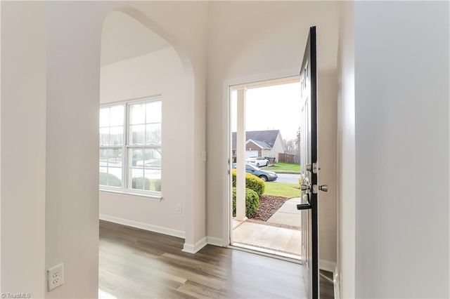 2729 Quail Oaks Drive, Greensboro, NC 27405