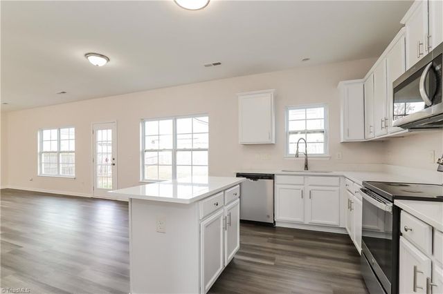 2729 Quail Oaks Drive, Greensboro, NC 27405