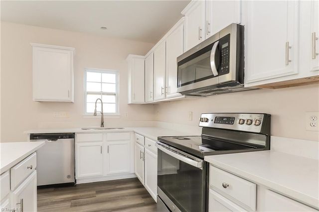 2729 Quail Oaks Drive, Greensboro, NC 27405