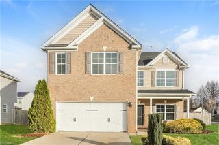 2729 Quail Oaks Drive, Greensboro, NC 27405