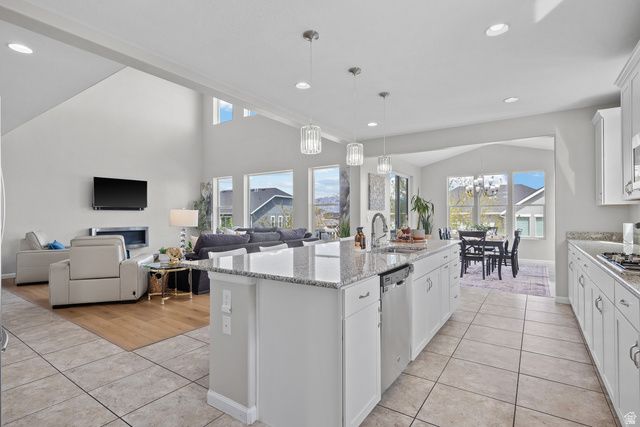 1904 S LINKS DR, Saratoga Springs, UT 84045