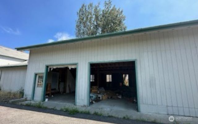 193 Golden Road, Oroville, WA 98844