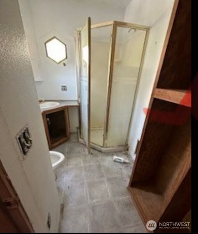 193 Golden Road, Oroville, WA 98844