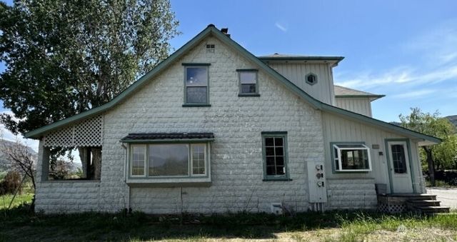 193 Golden Road, Oroville, WA 98844