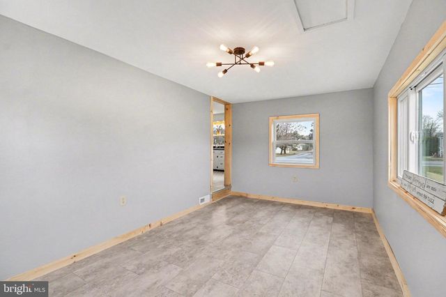 7 STROHM RD, Shippensburg, PA 17257