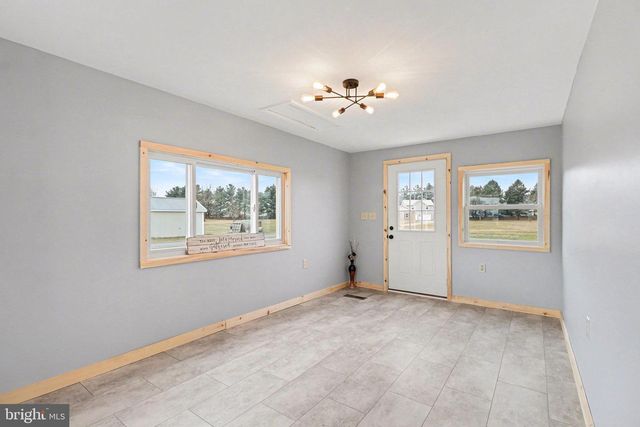 7 STROHM RD, Shippensburg, PA 17257