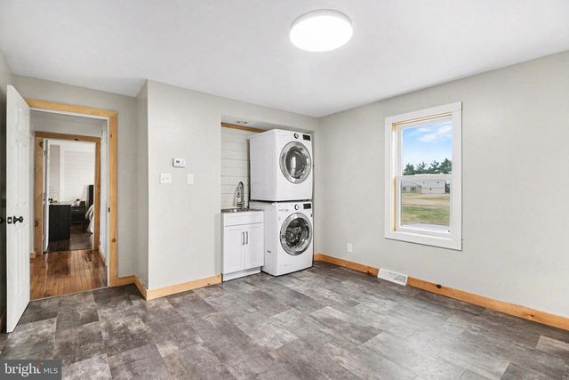 7 STROHM RD, Shippensburg, PA 17257