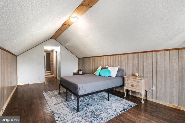 7 STROHM RD, Shippensburg, PA 17257