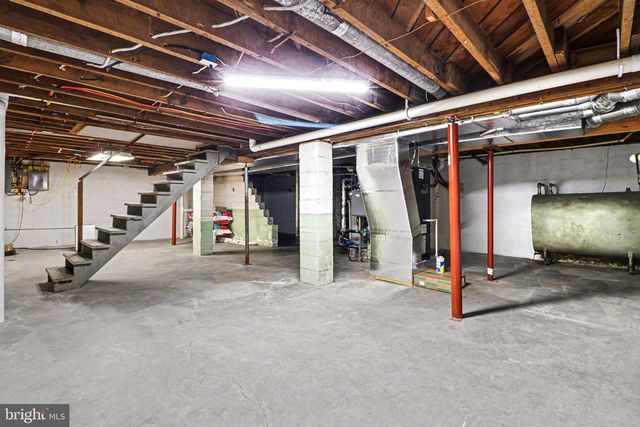 7 STROHM RD, Shippensburg, PA 17257