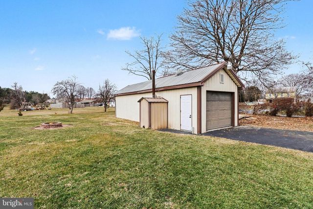 7 STROHM RD, Shippensburg, PA 17257