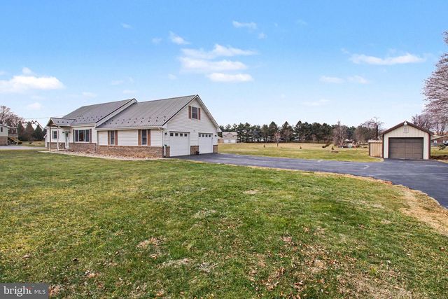 7 STROHM RD, Shippensburg, PA 17257