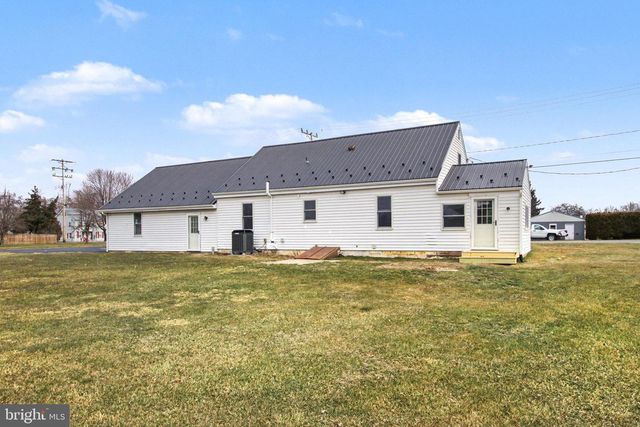 7 STROHM RD, Shippensburg, PA 17257