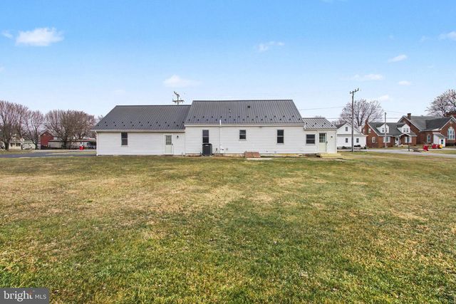 7 STROHM RD, Shippensburg, PA 17257