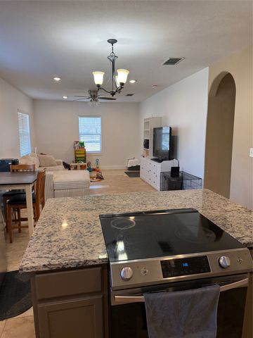 809 S Wine Street, Gainesville, TX 76240