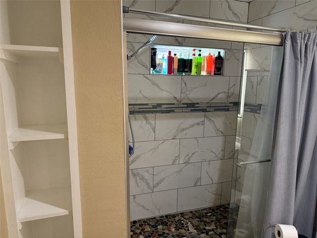 809 S Wine Street, Gainesville, TX 76240