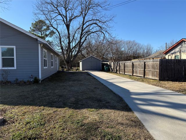 809 S Wine Street, Gainesville, TX 76240