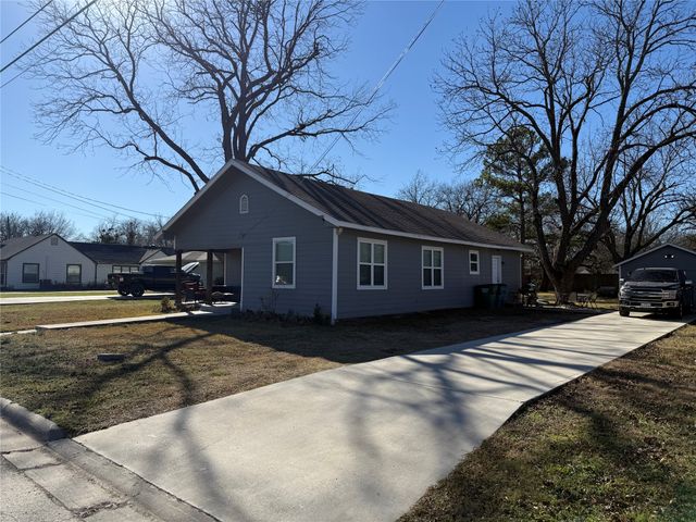 809 S Wine Street, Gainesville, TX 76240