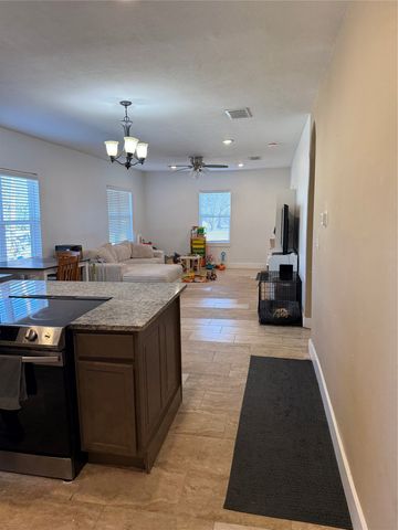 809 S Wine Street, Gainesville, TX 76240