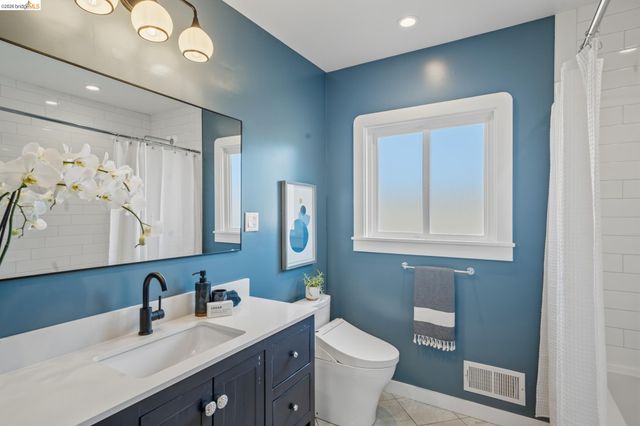2210 Browning St, Berkeley, CA 94702