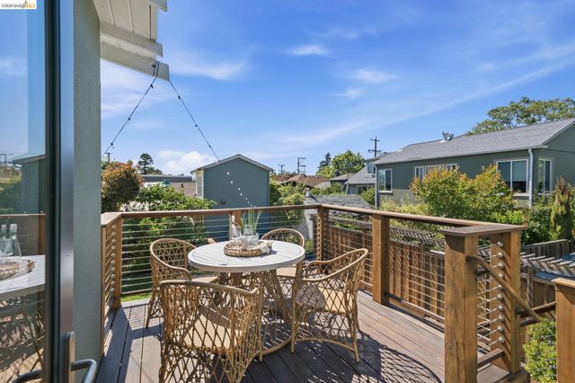 2210 Browning St, Berkeley, CA 94702